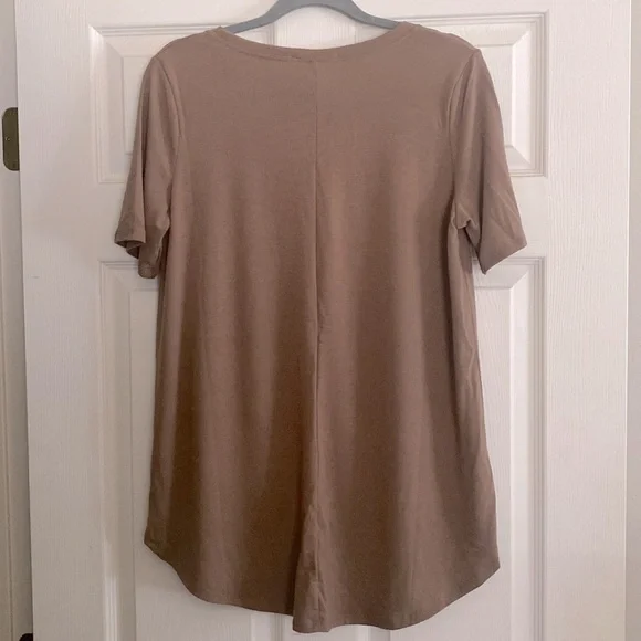 Zenana Short Sleeve Leopard Print Pocket
Top - Picture 3 of 5